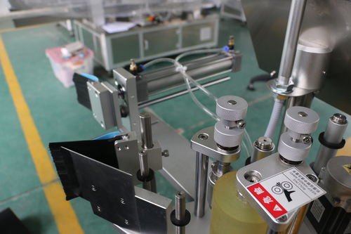 簡易平側面不干膠貼標機 伺服引擎60型